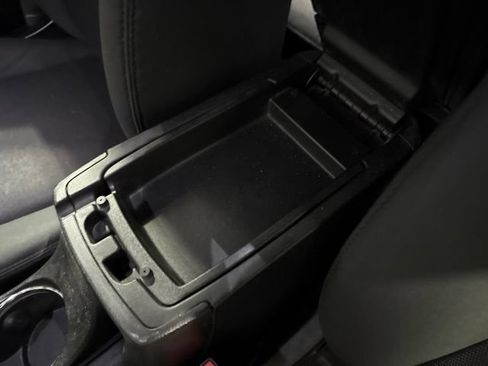 Used 2012 Dodge Avenger SXT FWD image 10
