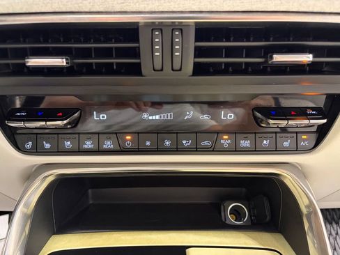 Used 2024 MAZDA CX-90 3.3 Turbo S w/ Premium Plus AWD/4WD image 23