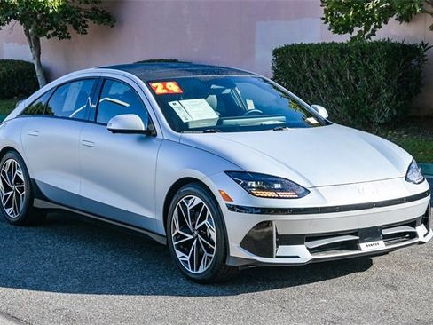 Used 2024 Hyundai Ioniq 6 Limited image 3