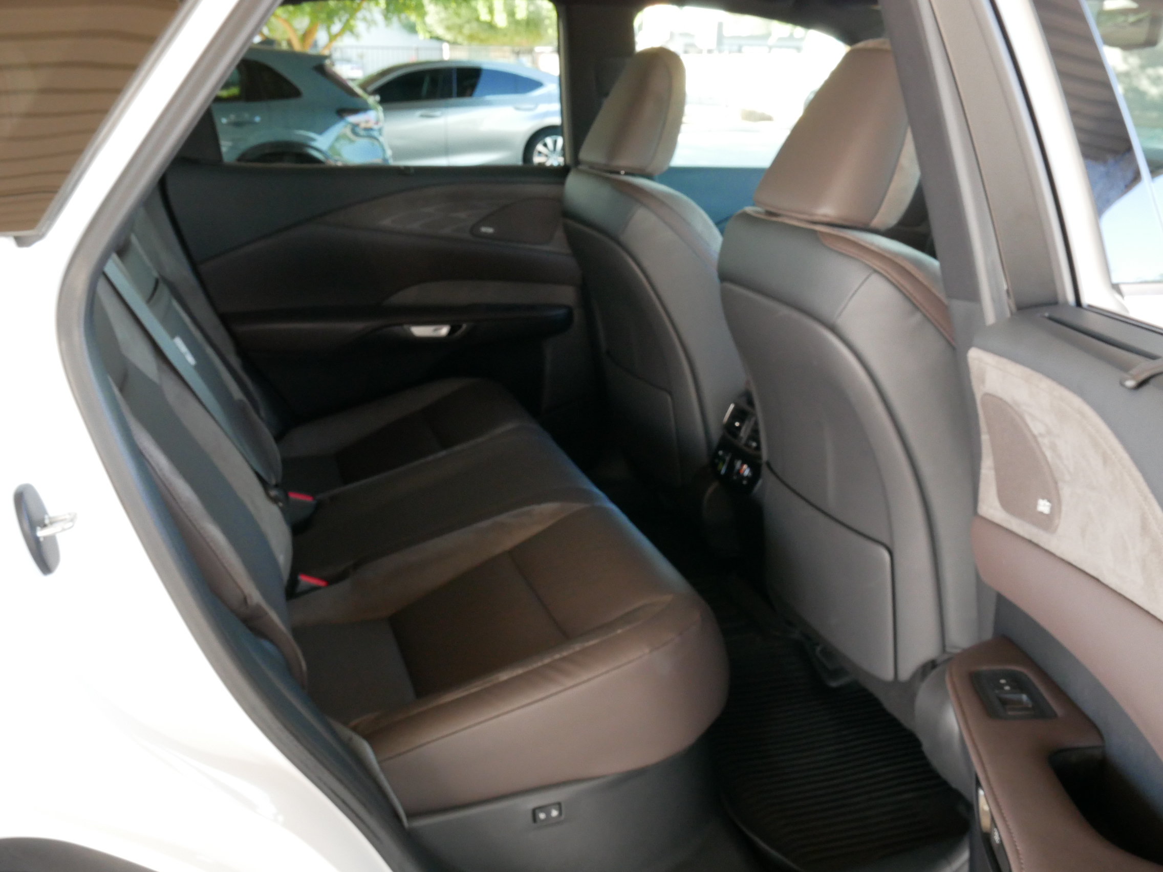 Certified 2024 Lexus RX 350 FWD w/ Convenience Package image 16
