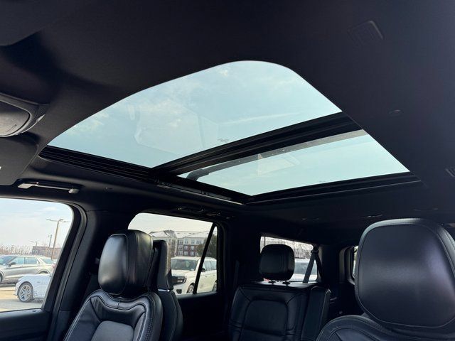 Used 2022 Lincoln Navigator L Reserve AWD/4WD image 33