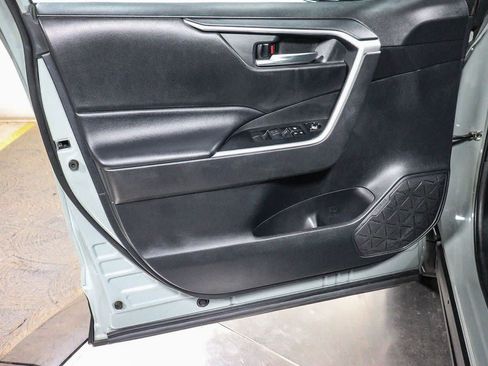 Certified 2020 Toyota RAV4 XLE w/ Convenience Package FWD image 24