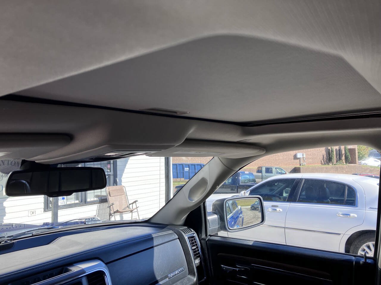 Used 2018 RAM 1500 Laramie AWD/4WD image 12