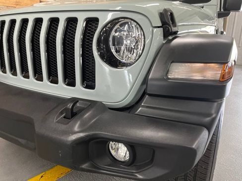 Used 2023 Jeep Wrangler Unlimited Sport AWD/4WD image 9