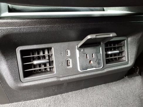 Used 2024 Chevrolet Silverado 1500 RST AWD/4WD image 18