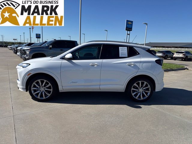 Used 2025 Buick Encore GX Avenir w/ Avenir Technology Package AWD/4WD image 3