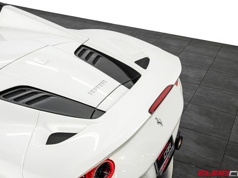 Used 2023 Ferrari F8 Tributo RWD image 22