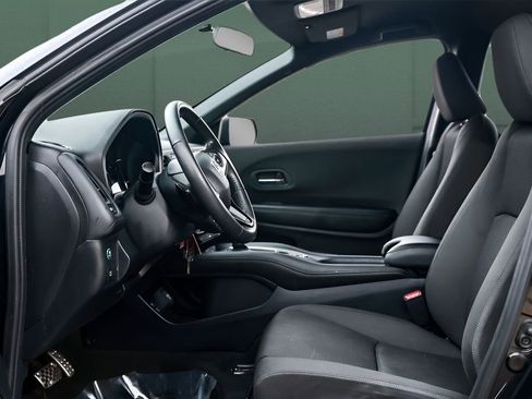 Used 2021 Honda HR-V Sport image 15