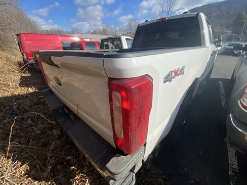 Used 2023 Ford F250 XLT w/ Snow Plow/Camper Package image 10