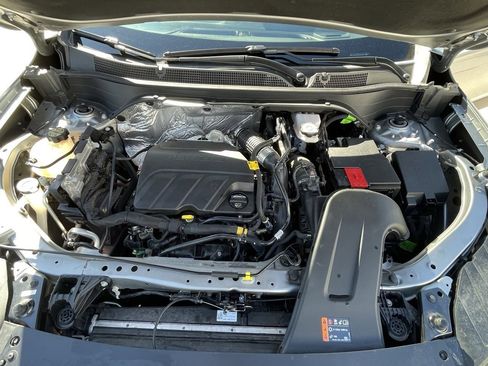 Used 2025 Chevrolet Trax LT image 26