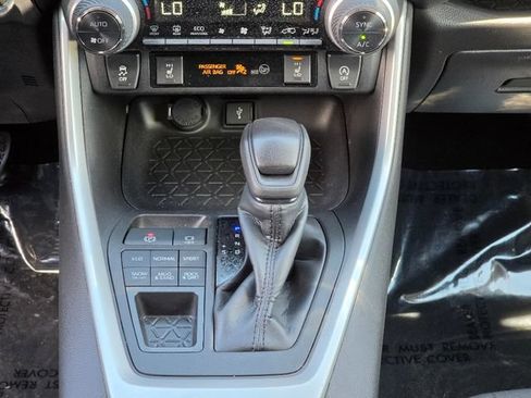 Used 2022 Toyota RAV4 XLE w/ Convenience Package AWD/4WD image 29
