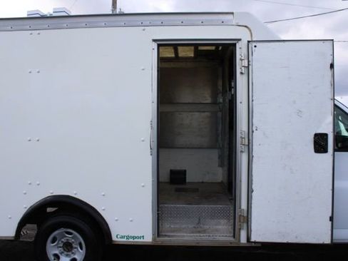 Used 2021 Chevrolet Express 3500 w/ Power Convenience Package image 24