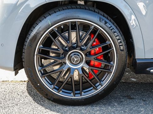 New 2026 Mercedes-Benz GLS 63 AMG 4MATIC image 9