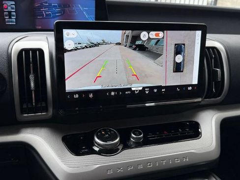 New 2025 Ford Expedition Active image 9