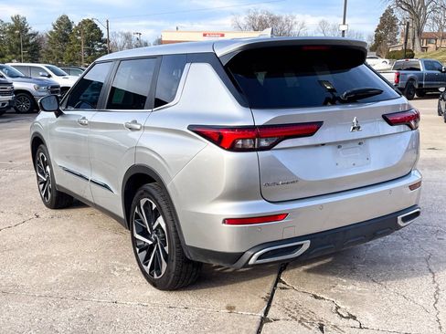Used 2022 Mitsubishi Outlander ES FWD image 5