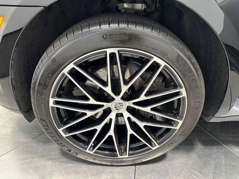 Used 2022 Porsche Macan AWD/4WD image 11