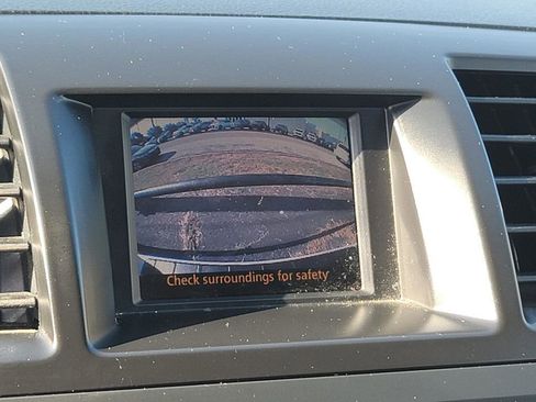 Used 2011 Toyota Highlander SE image 16