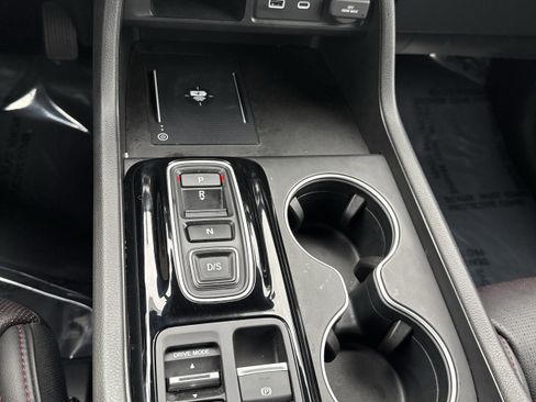 Used 2025 Honda Pilot Black Edition image 27