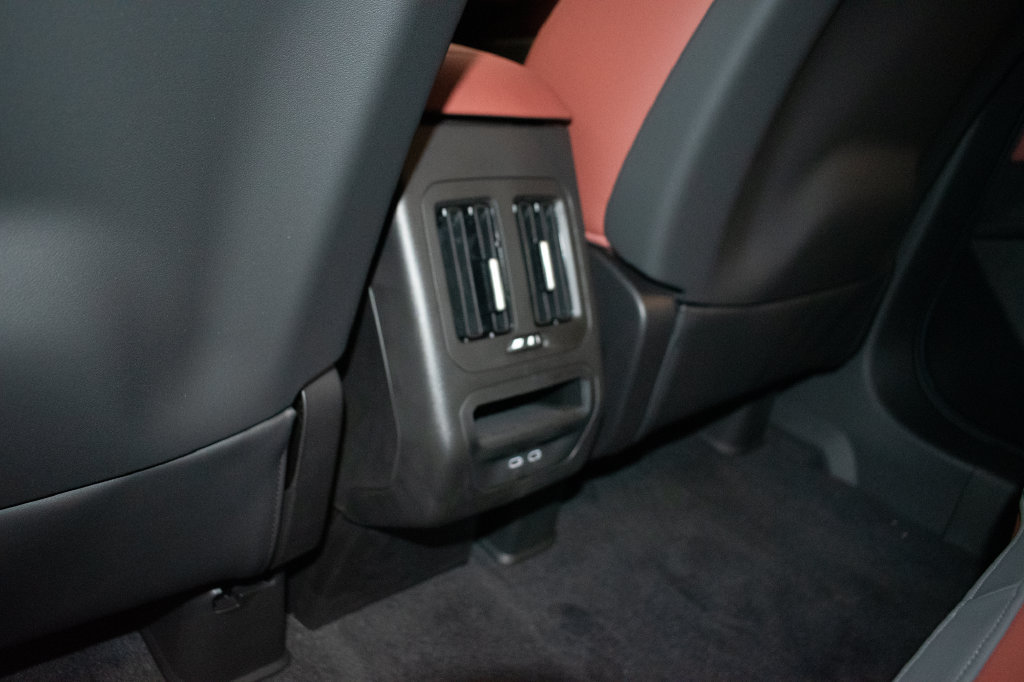 New 2027 BMW iX3 50 xDrive AWD/4WD image 23
