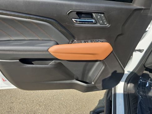 Used 2025 GMC Canyon AT4 w/ Nightfall Edition image 29