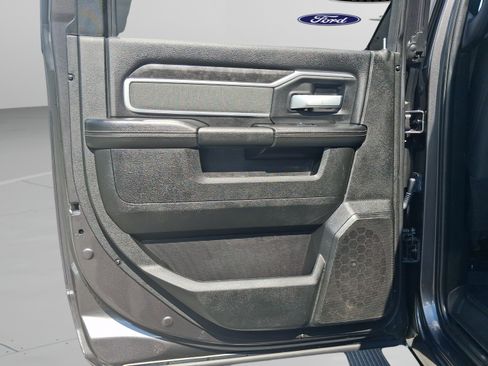Used 2022 RAM 3500 Big Horn w/ Night Edition AWD/4WD image 24