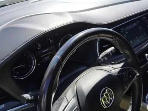 Used 2019 Buick Enclave Essence FWD image 6