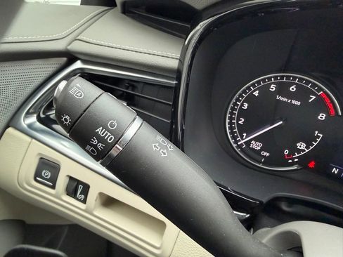 Certified 2023 Cadillac XT6 Premium Luxury image 28