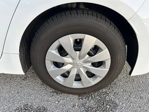 Used 2021 Toyota Corolla L FWD image 10
