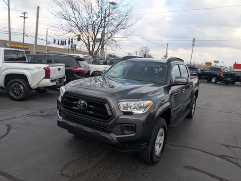 Used 2023 Toyota Tacoma SR image 4