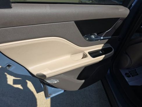 Used 2023 Lincoln Corsair Reserve image 23