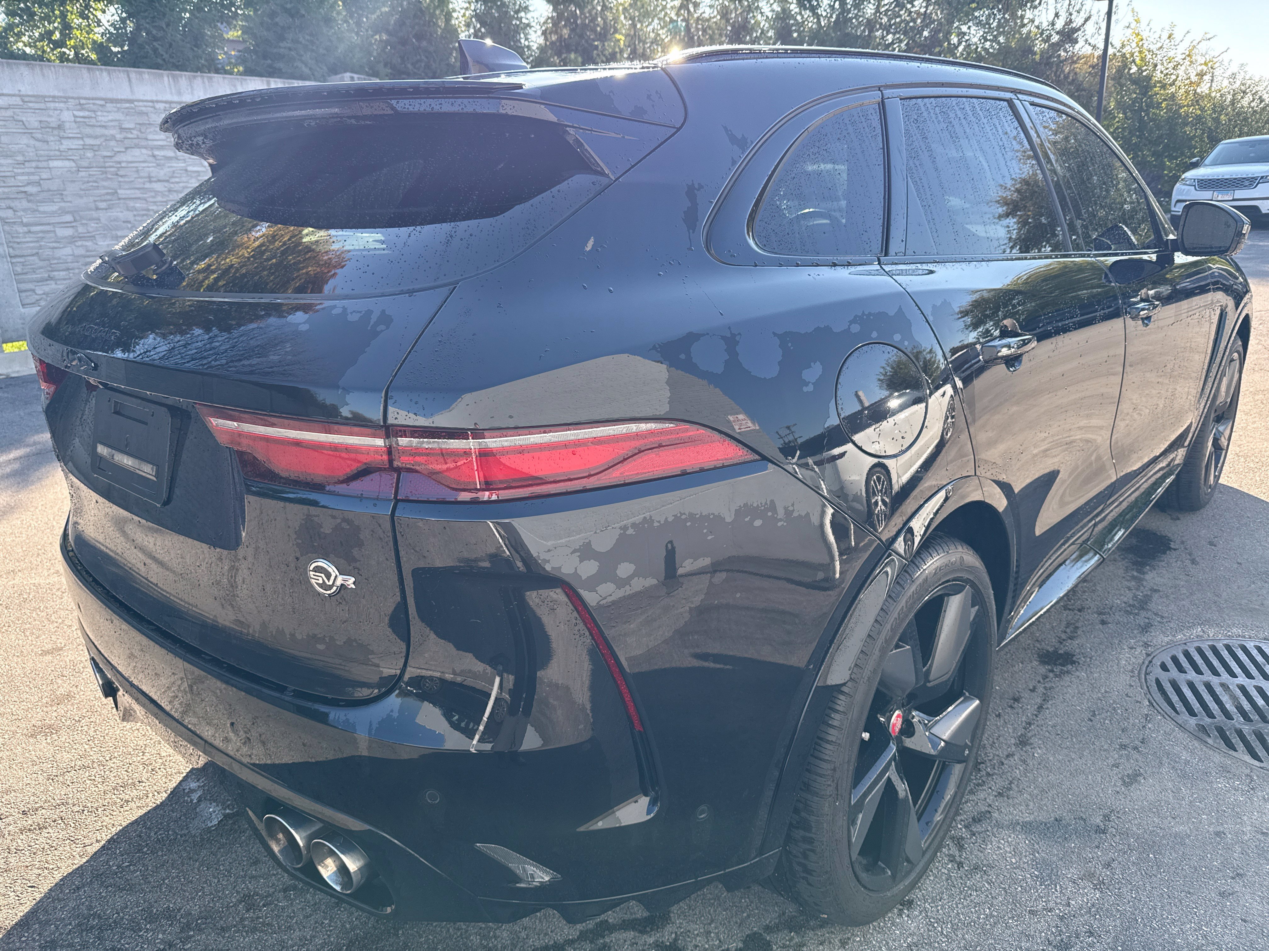 Used 2023 Jaguar F-PACE SVR AWD/4WD image 3