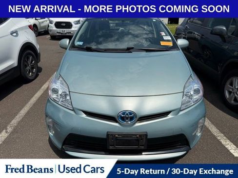 Used 2015 Toyota Prius Two FWD image 2
