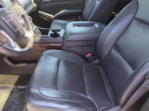 Used 2017 GMC Yukon SLT w/ Premium Edition AWD/4WD image 12