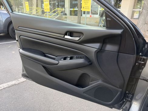 Used 2024 Nissan Altima 2.5 SV image 20