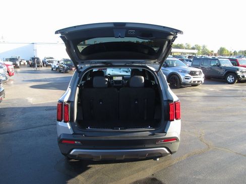 Used 2023 Kia Sorento SX Prestige image 5