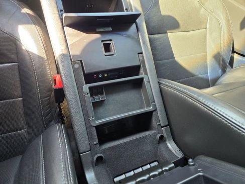 Used 2014 Ford Taurus Limited FWD image 24