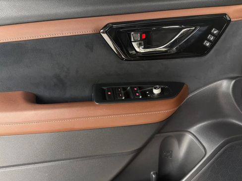 Used 2025 Subaru Forester Touring image 14