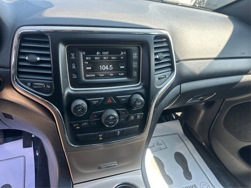 Used 2015 Jeep Grand Cherokee Laredo w/ Quick Order Package 23E image 26