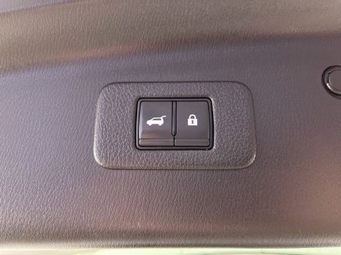 Used 2023 Nissan Armada SL image 46