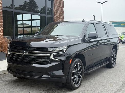 Used 2022 Chevrolet Suburban RST w/ Luxury Package RWD image 1