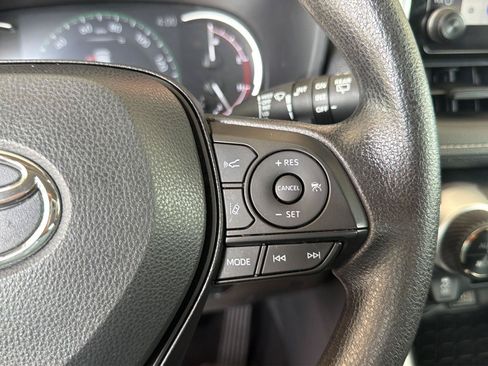 Used 2025 Toyota RAV4 XLE AWD/4WD image 25