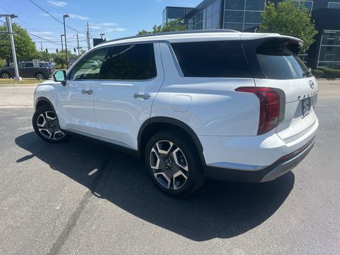 Used 2024 Hyundai Palisade SEL w/ Premium Package image 2