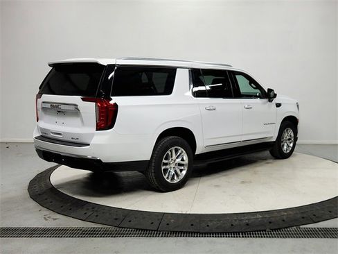 Used 2022 GMC Yukon XL SLT image 7