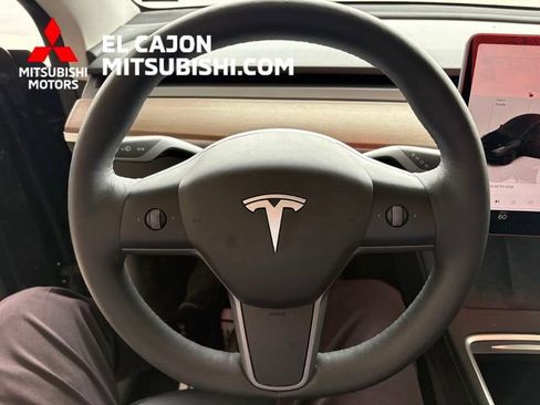 Used 2023 Tesla Model Y Long Range AWD/4WD image 12