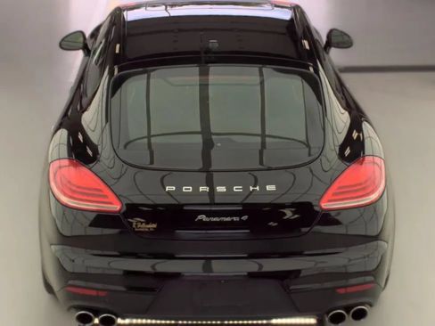 Used 2015 Porsche Panamera 4 AWD/4WD image 5