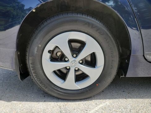 Used 2014 Toyota Prius Four w/ Solar Roof Package FWD image 9
