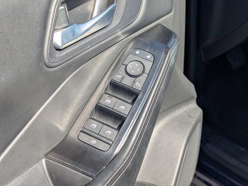 Used 2025 Nissan Rogue SV AWD/4WD image 27