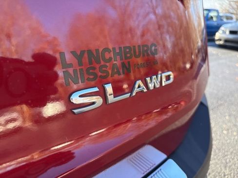 Used 2023 Nissan Rogue SL w/ SL Premium Package image 11