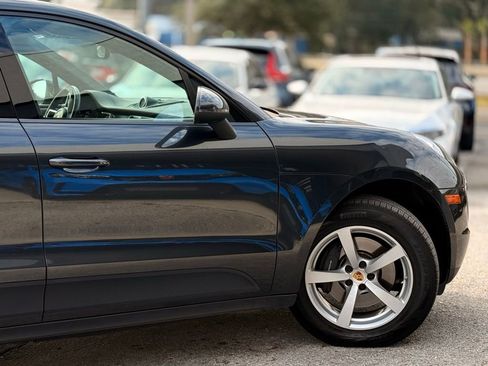 Used 2017 Porsche Macan Base image 8