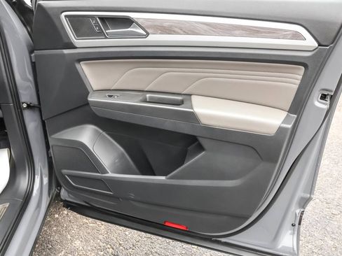 Used 2023 Volkswagen Atlas Cross Sport SE w/ Black Wheel Package image 39